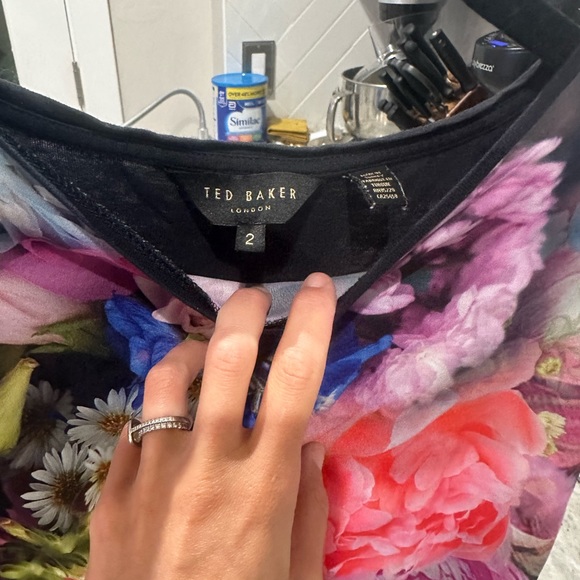 EUC gorgeous Ted Baker sleeveless blouse top - Picture 4 of 5